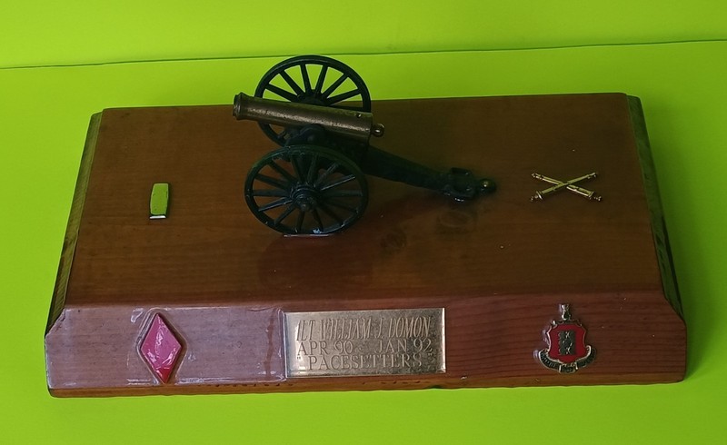  Pacesetters Cannon Trophy With U. S. Army DUI 1st Field Artillery Regiment... 