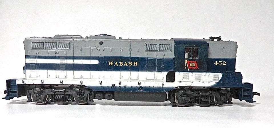 HO Athearn Pro-Custom Wabash GP9 Powered Diesel Beautiful But Needs Rails - Image 2 of 4