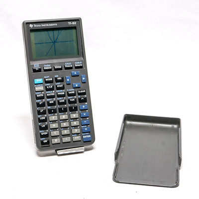 Texas Instruments TI-82 Graphing Calculator w/ Cover   Tested & Working *READ*