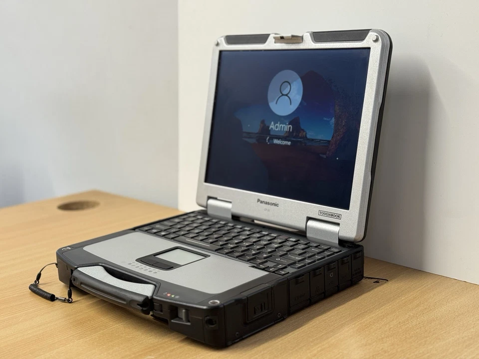 Grade A Panasonic Toughbook 13" CF-31 CORE i5 2.70GHz 4GB RAM 128GB SSD WIN 10 - Image 2 of 4