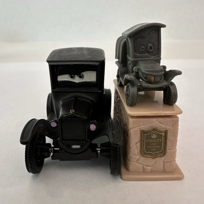 Disney Pixar 2x Black Diecast Character Cars w/ statue from movie