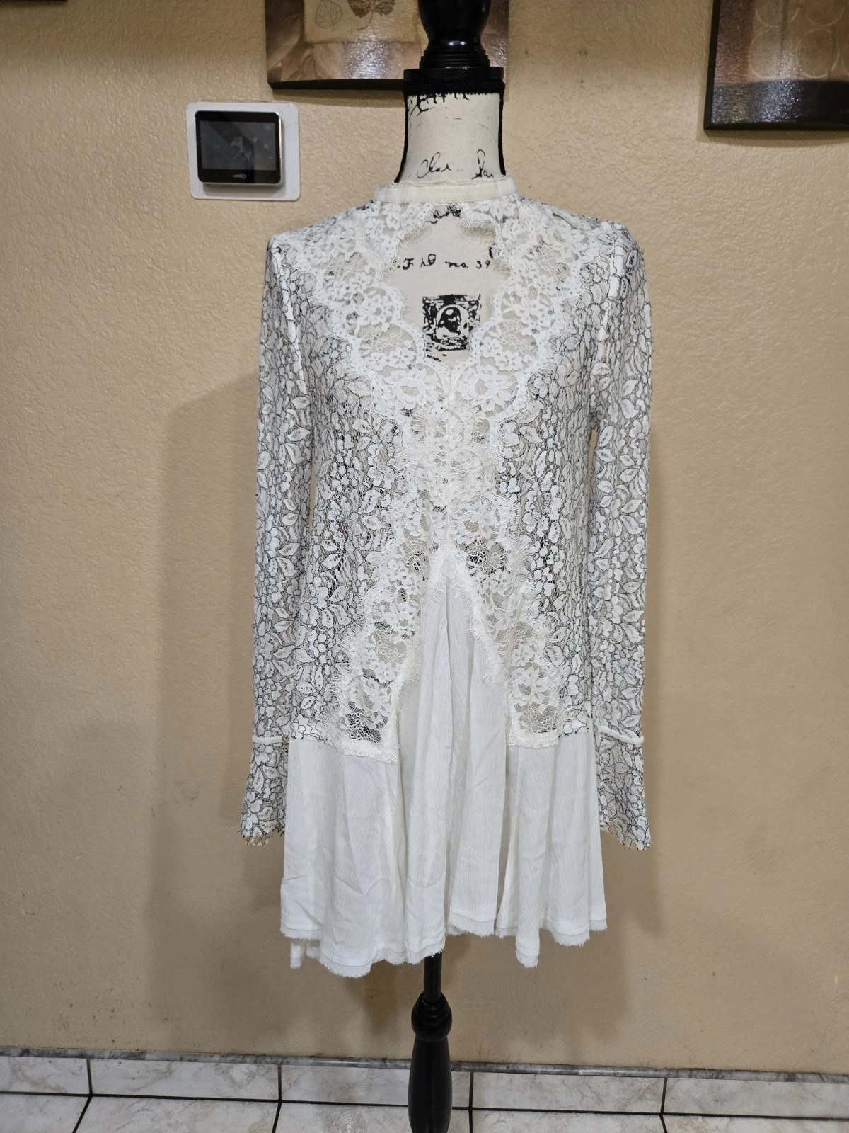 UNDERCOVER Free People Secret Origins abito tunica pizzo a pezzi in perla taglia small