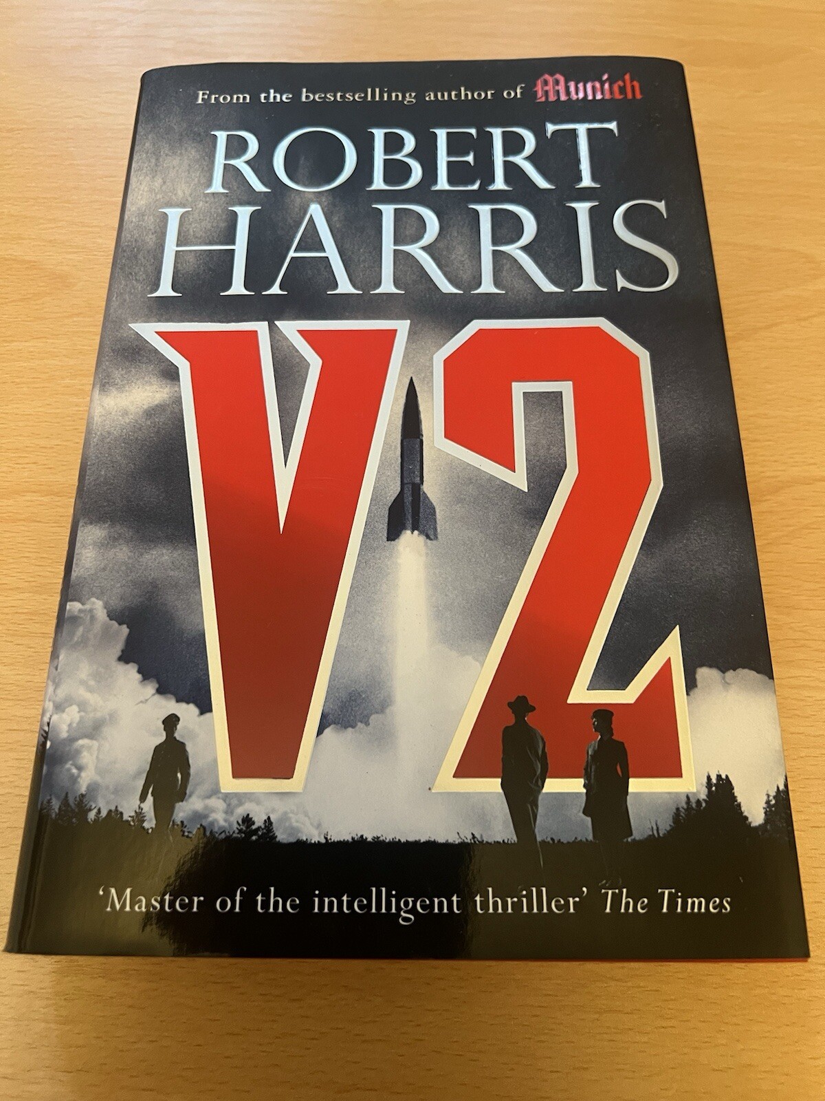 V2: the Sunday Times bestselling World War II thriller by Robert Harris...