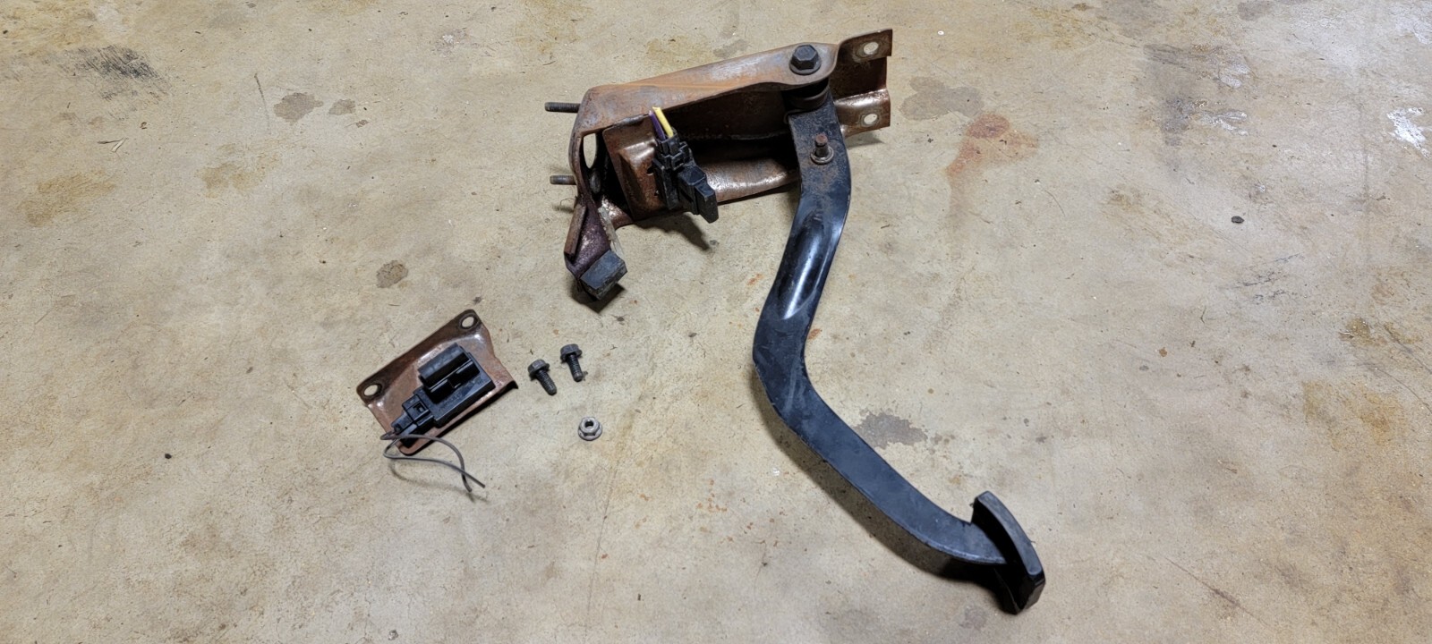 8894 OBS Chevy GMC C/K C1500 K1500 2500 CLUTCH PEDAL 4 5 Speed Manual