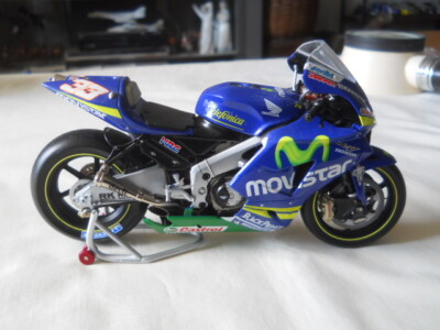 Minichamps 1/12 Honda RC211V Marco Melandri Movistar 33 MotoGP