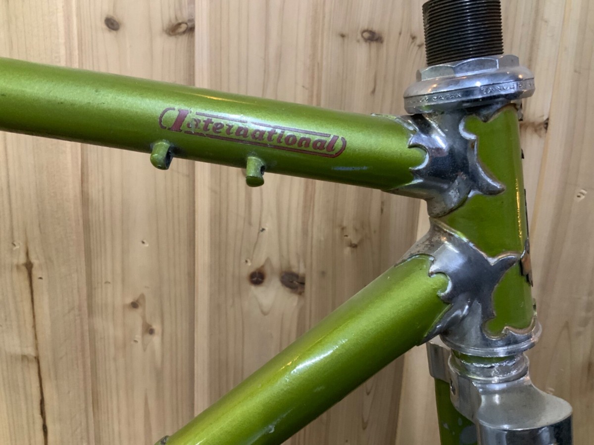 s-l1200.jpg s-l1200.jpg