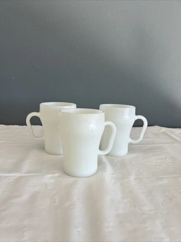 Set Of 3 Vintage Fire King Milk Glass D Handle Coffee Mugs Cups AN1