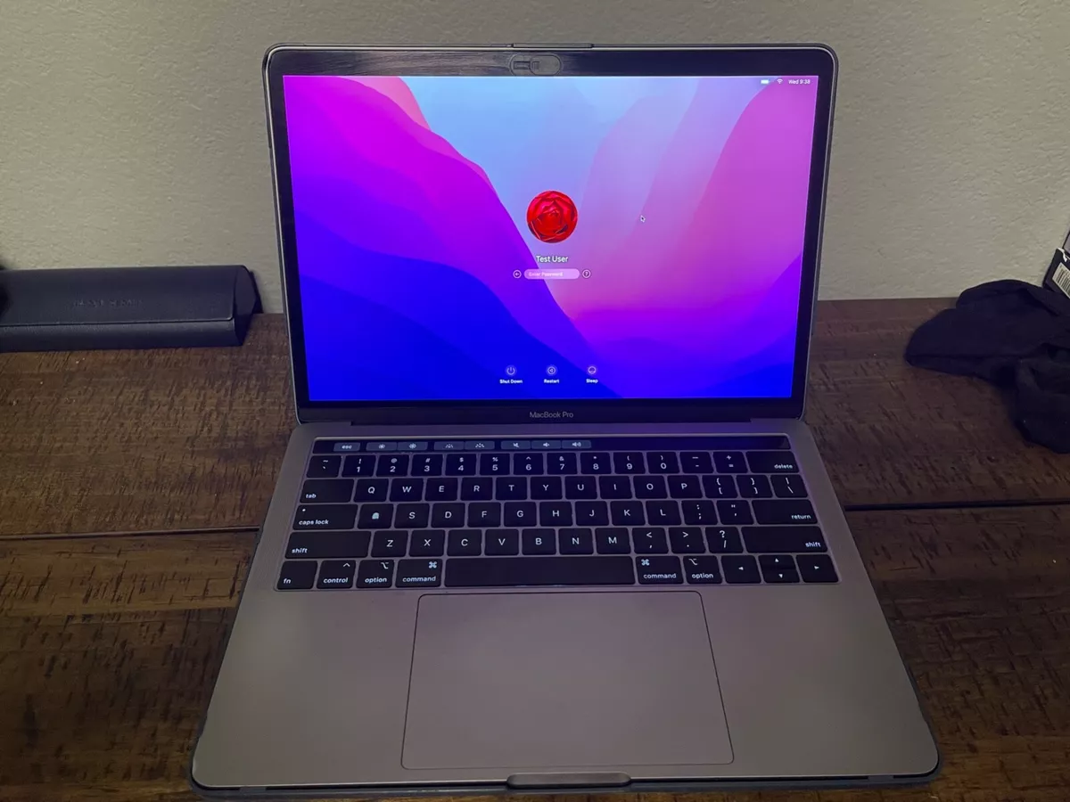 MacBook Pro 13-inch - Apple