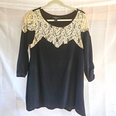 August Silk Women s Black Lace Scoop Neck 3/4 Sleeve Tunic Blouse M