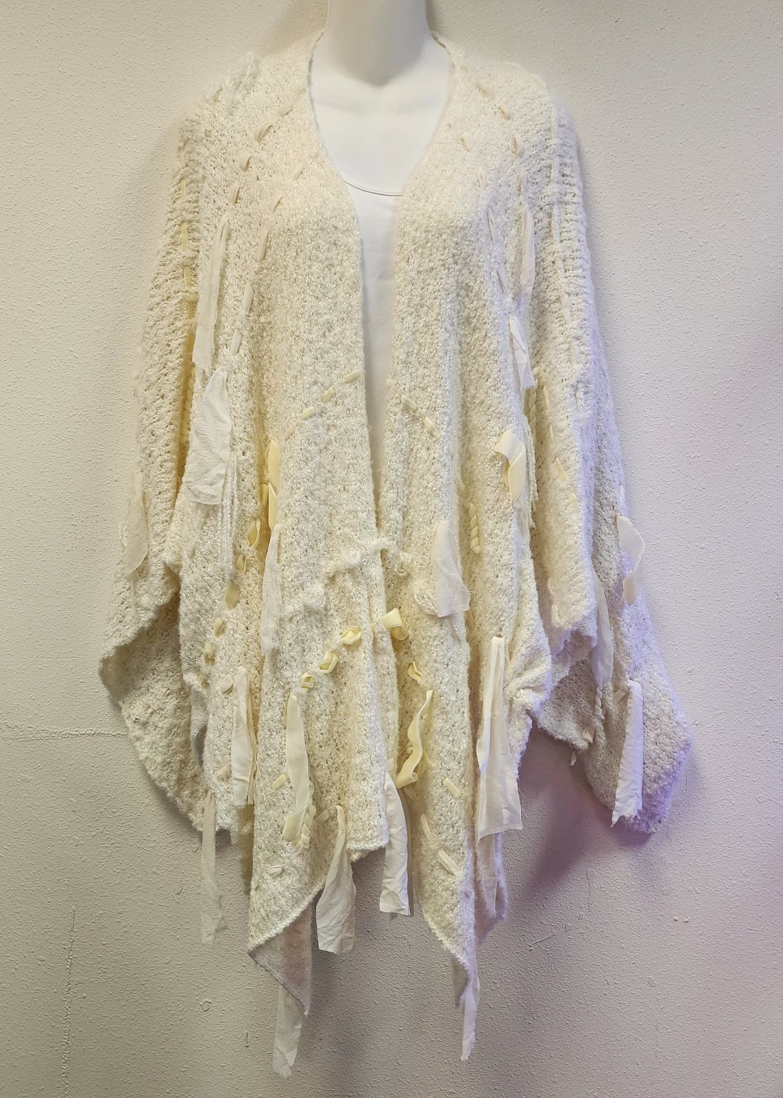 Curio Poncho Shawl Loose Knit Cream Shabby Chic Boho Fairy Whimsy Romantic
Opens in a new window or