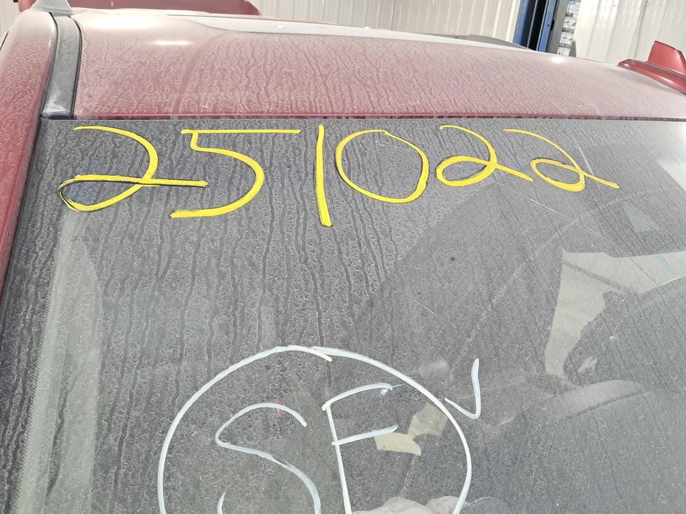 Espejo retrovisor derecho usado se adapta a: Chevrolet Suburban 1500 2015 eléctrico sin intermitente Foto 4 de 4