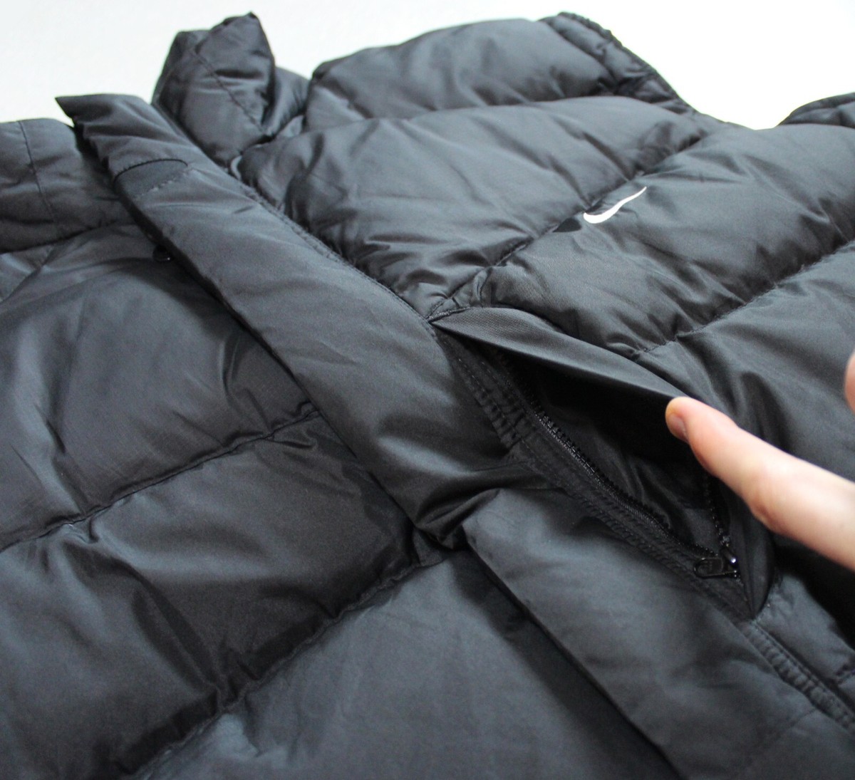 Men's Vintage Nike Down Vest Puffer Sleeveless Jacket Black Men's Vintage Nike Down Vest Puffer Sleeveless Jacket Black