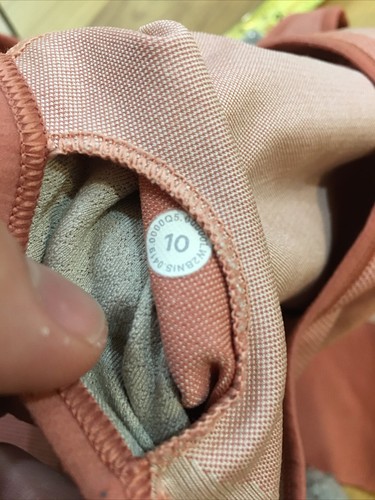 Lululemon Sport BH Damen 10 Pfirsich Ebbe Zug Stretch hochgeschlossen keine herausnehmbaren Pads - Bild 9 von 9