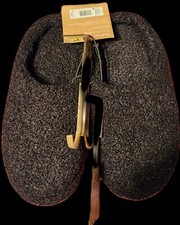 ISOTONER Unisex BLACK CUSHION COMFORT SLIP ON SLIPPERS SIZE S/M 6-7