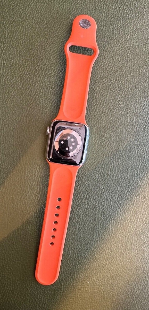 Apple Watch Series 6 Hermès GPS + Cellular, 40mm Stainless Apple Watch Series 6 Hermès GPS + Cellular, 40mm Stainless
