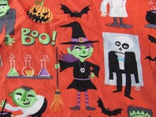 Scrub Top BOO  Witches/ Frankenstine/ Bats. Side Key Holder Size 3X S-Star
