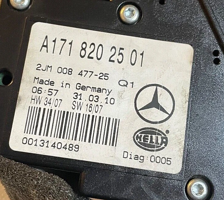 Lâmpada interna cúpula aérea 2005-2011 Mercedes SLK 300 350 - A1718202501 - Imagem 2 de 4