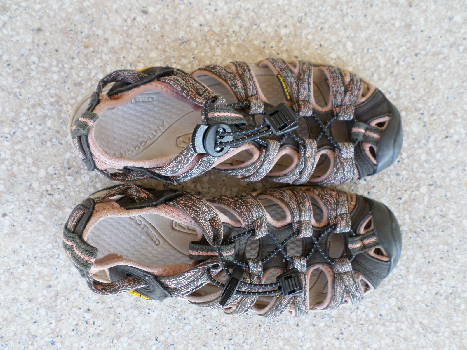KEEN sandali in nylon impermeabile corallo e marrone donna 6 5