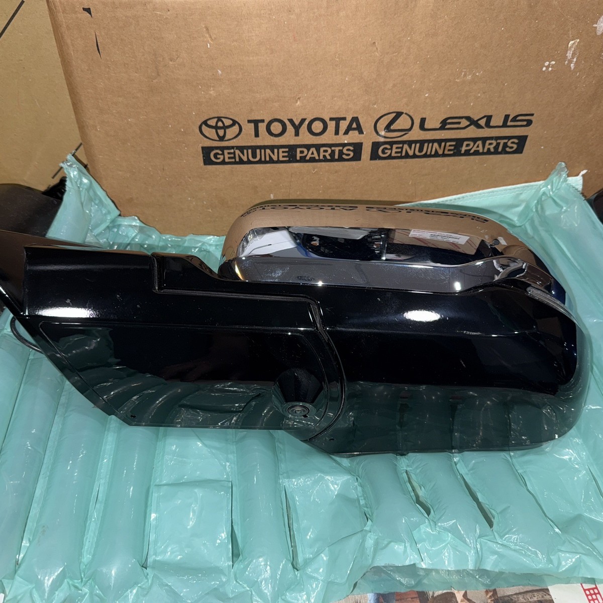 TOYOTA TUNDRA 純正ドアミラー 2022-2024 Toyota Tundra 1794 Driver Side Mirror | Left