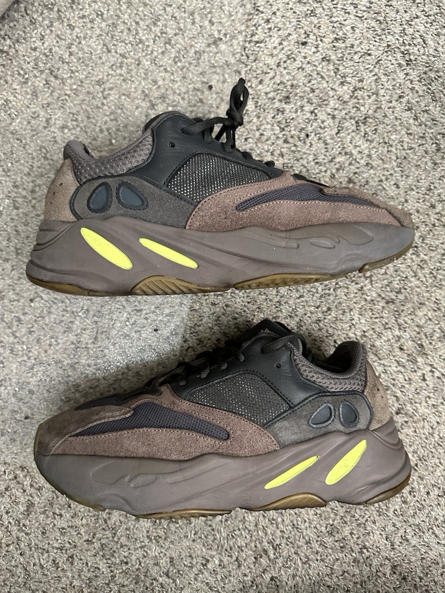 adidas Yeezy Boost 700 V1 Mauve Brown Mocha Latte - Size 9.5 Kanye