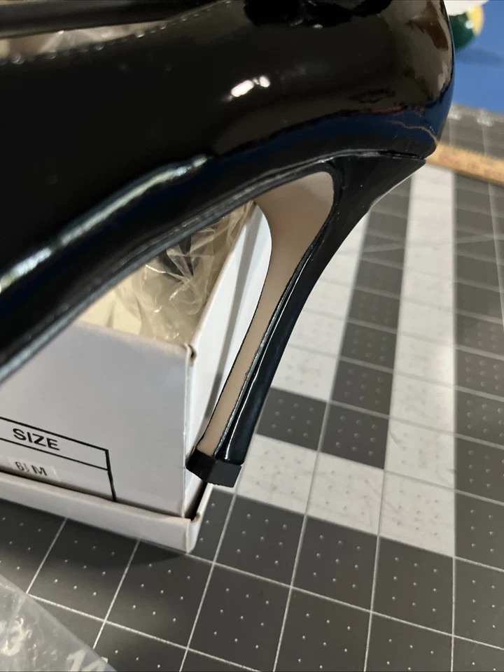 FREDERICKS OF HOLLYWOOD Shoes Size 6.5 M Black Stiletto Pumps 4”Heels Strap- New - Image 4 of 4