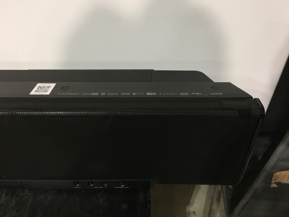 Yamaha Ysp-4000 Digital Sound bar W/ Accessories and Wall Mount