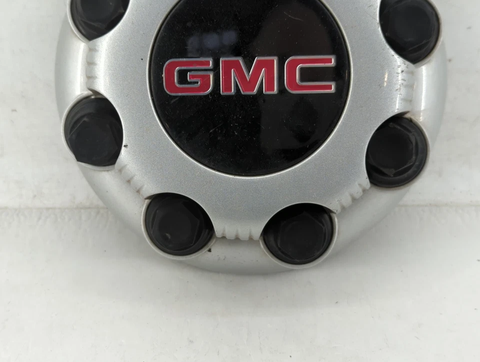 Chevrolet Silverado 2500 2010 llanta tapa central blanca GFSPA Foto 4 de 4