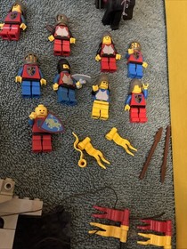 LEGO 6080 Castle Parts & Figures W/ Box & Instructions See Description & Pics