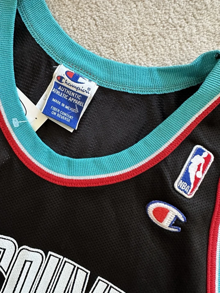 Camiseta Vintage Años 90 Campeón Vancouver Grizzlies Temporada Inagural Talla 40/Mediana Foto 2 de 4