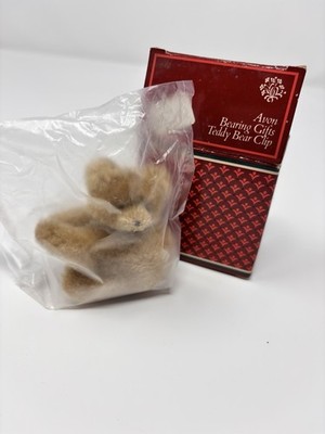 Avon Bearing Gifts Teddy Bear Clip For Holding Lip Balm New In Box