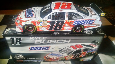2008 Kyle Busch Autographed #18 Snickers 1/24 | eBay