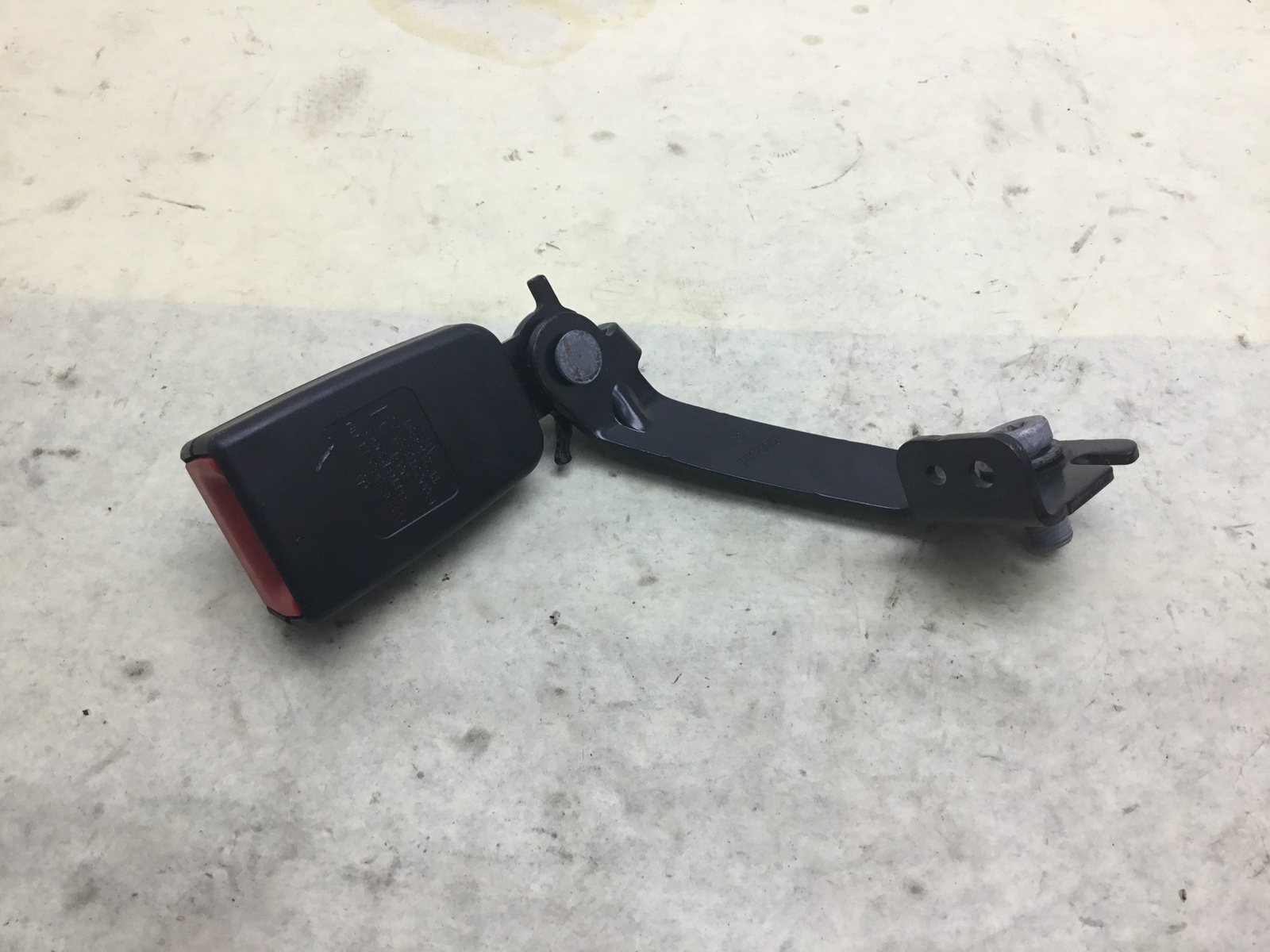 Mercedes C43 W205 Conv AMG Rear Left Driver Seat Belt Buckle 17 20 K