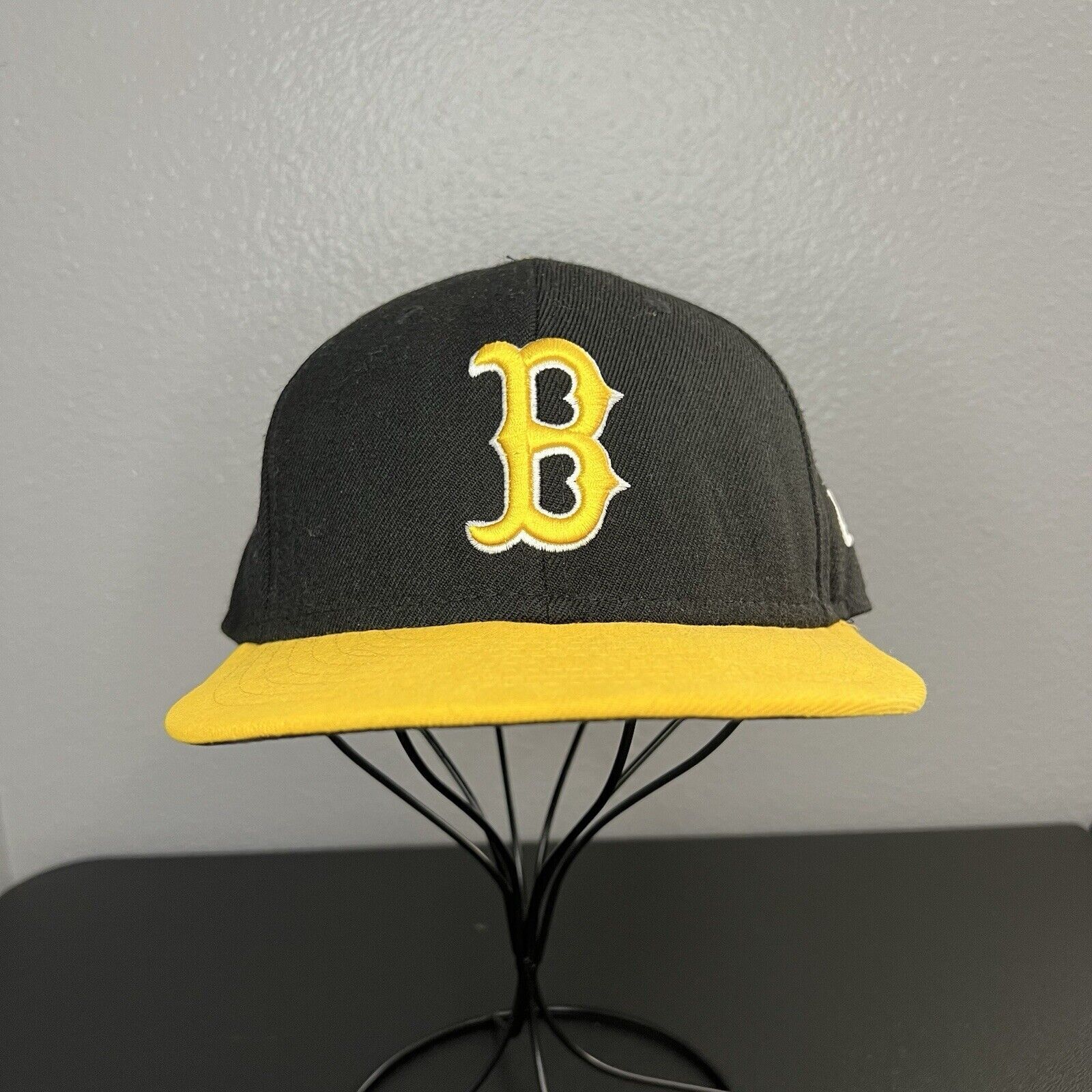 UCLA Bruins B Logo Fitted Hat Wool Blend Football NCAA - New Era Sz 7 1/4