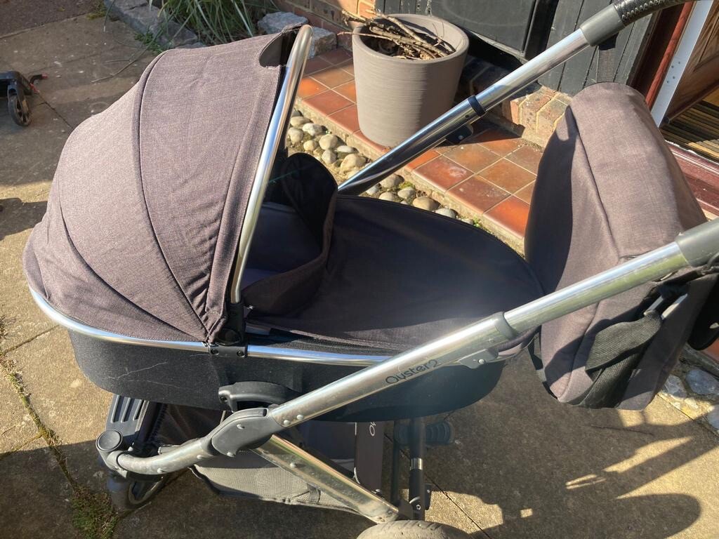 Oyster 2 travel system and Maxi Cosi Pebble Car Seat PLUS EXTRAS!! eBay