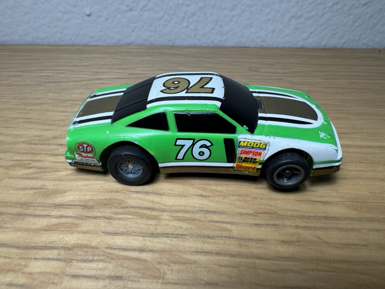Life-Like #76 Olds HO Slot Green Cars