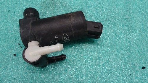 Ford Mondeo III Turnier 1.8 Waschwasserpumpe 1S71-17K624-FC