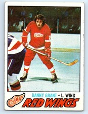 1977-78 Topps #147 Danny Grant Creases Detroit Red Wings