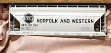Accurail HO #2209 ACF 2-Bay Covered Hopper - Kit -- Norfolk & Western #170754