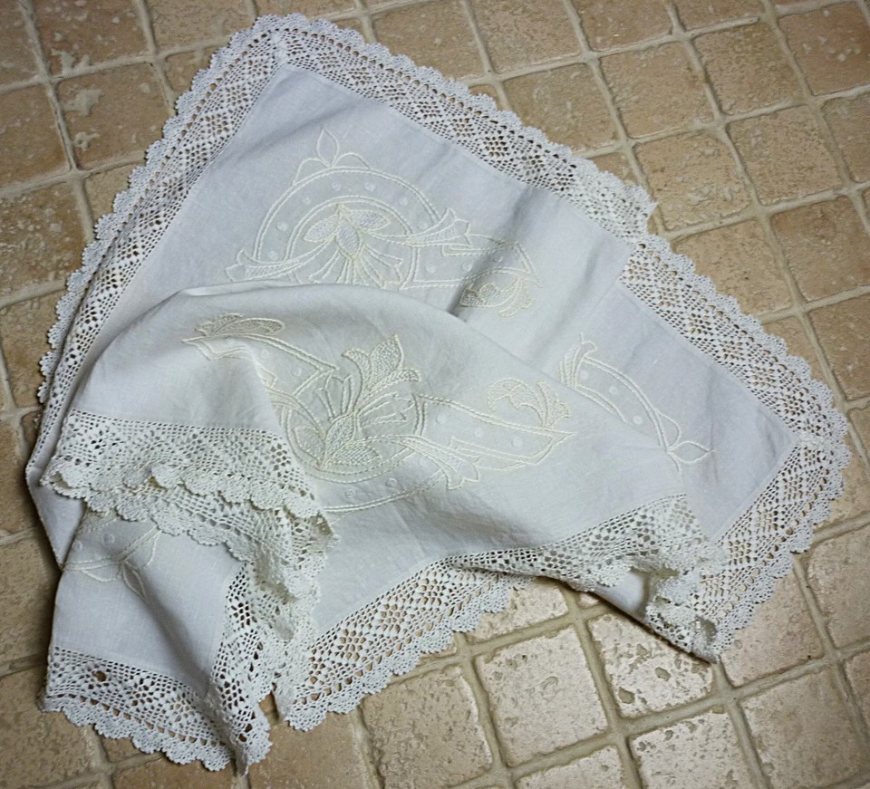 VINTAGE ECRU LINEN TABLE CLOTH. HAND CROCHETED EDGE &HAND EMBROIDERED ...