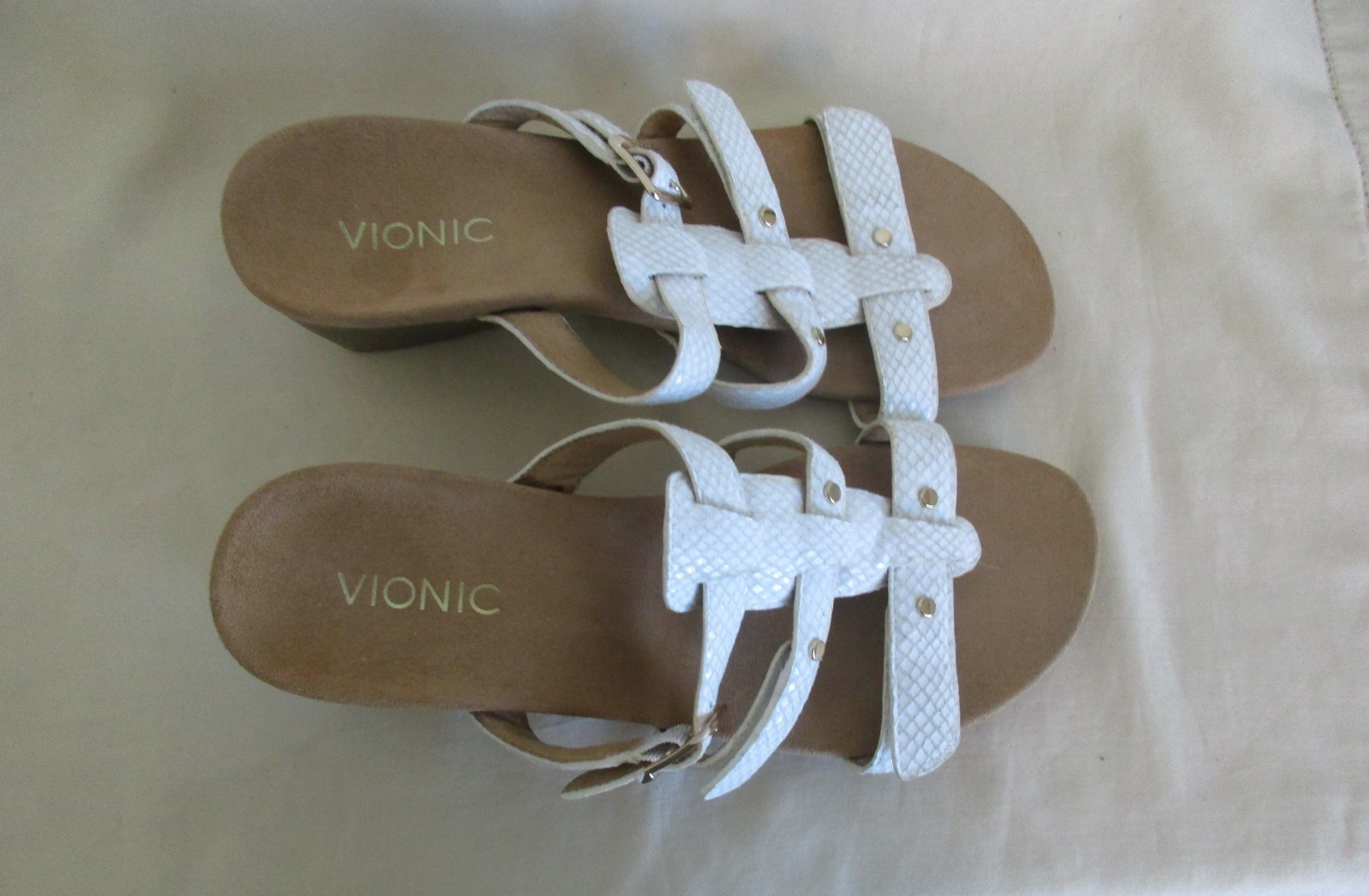 Vionic 381 "Radia” White Diamond Pattern Wedge St… - image 7