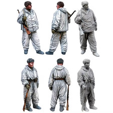 1/35 Scale WWII Winter Soviet Soldiers 2 Figures Set Resin Model Unpainted Kit