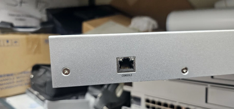 Ubiquiti Networks UniFi (US-48-500W) 48-Port Rack-Mountable Serial Switch - Image 3 of 3