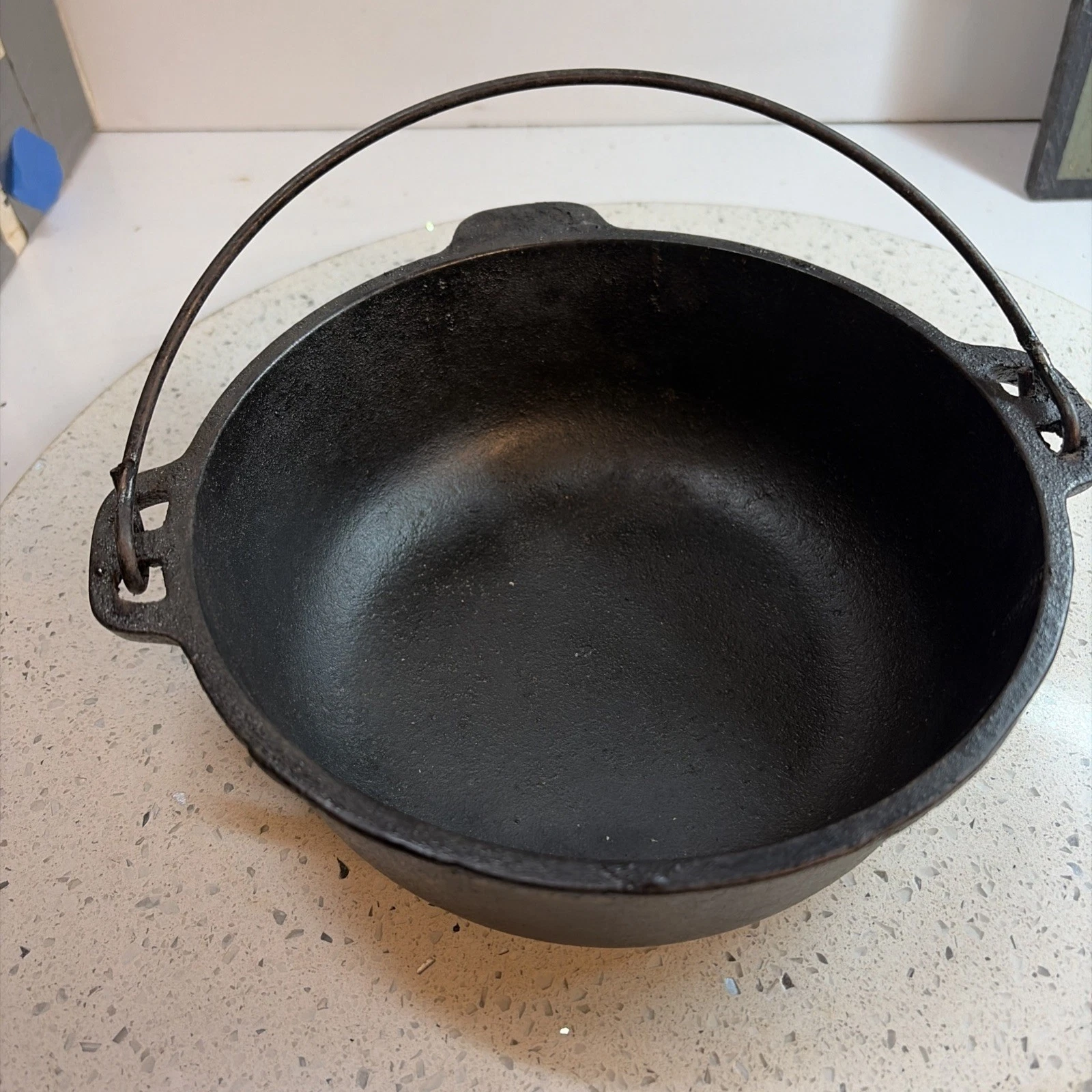 Wagner Ware 2 Qt Cast Iron Dutch Oven 8" with Bale No Lid USA