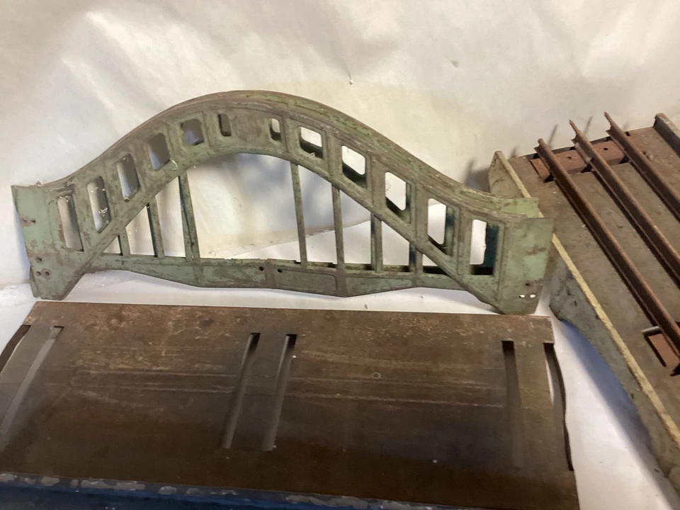 Vintage Lionel prewar standard gauge bridge parts - Image 4 of 4