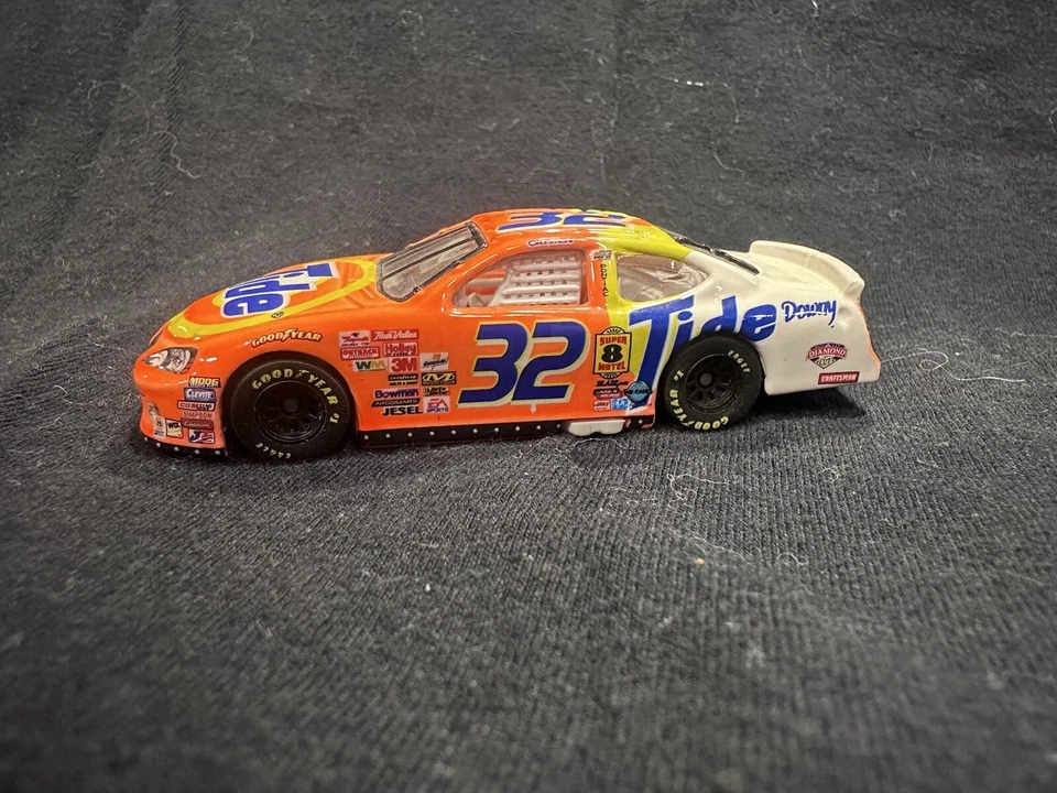 NASCAR Diecast #32 Foto 4 de 4