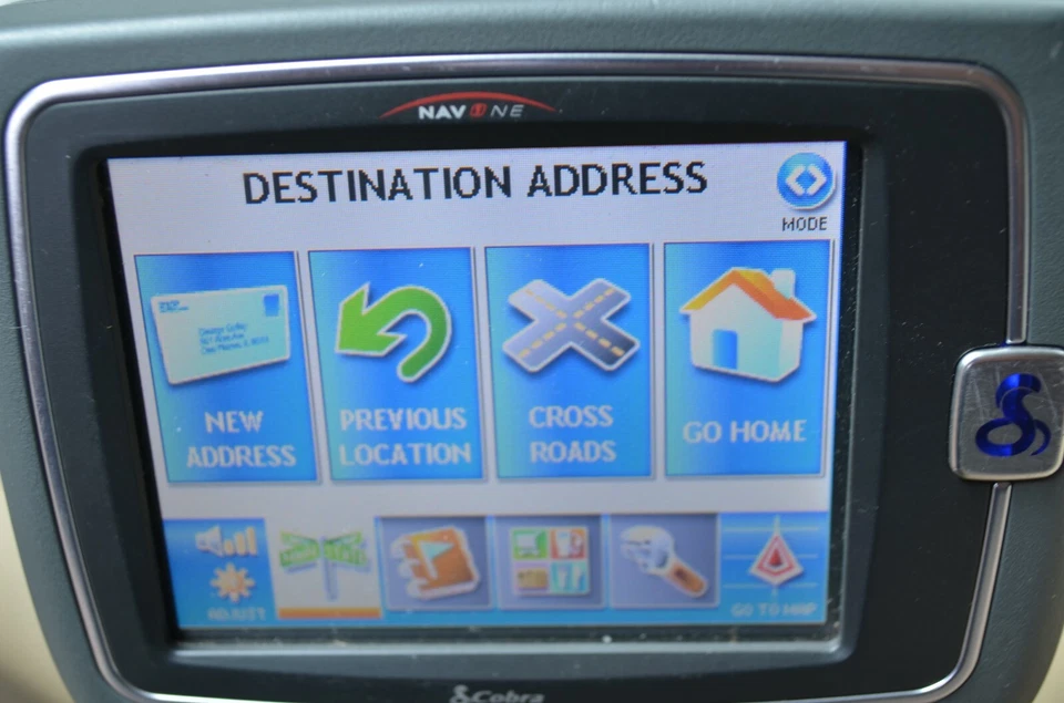 Cobra Nav One 2500 Portable Mobile Navigation System GPS with Power Cord - Image 2 of 4