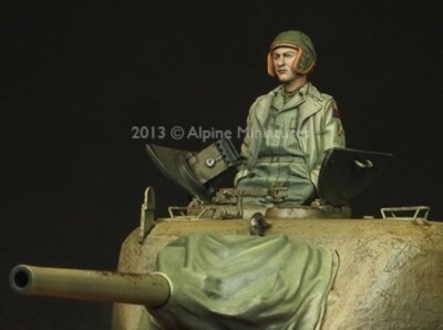 ALPINE MINIATURES 1:35 SET 35156 WWII US 3RD AD ''SPEARHEAD''  (2 FIGURES)