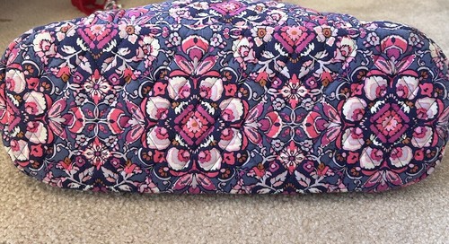 Vera Bradley Magenta Medallion Toggle Tote XL Lanyard ID Holder Set - Picture 4 of 13