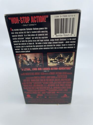 Judge Dredd VHS, Good Condition, Sylvester Stallone, Classic Sci-Fi Action Movie - Picture 2 of 3