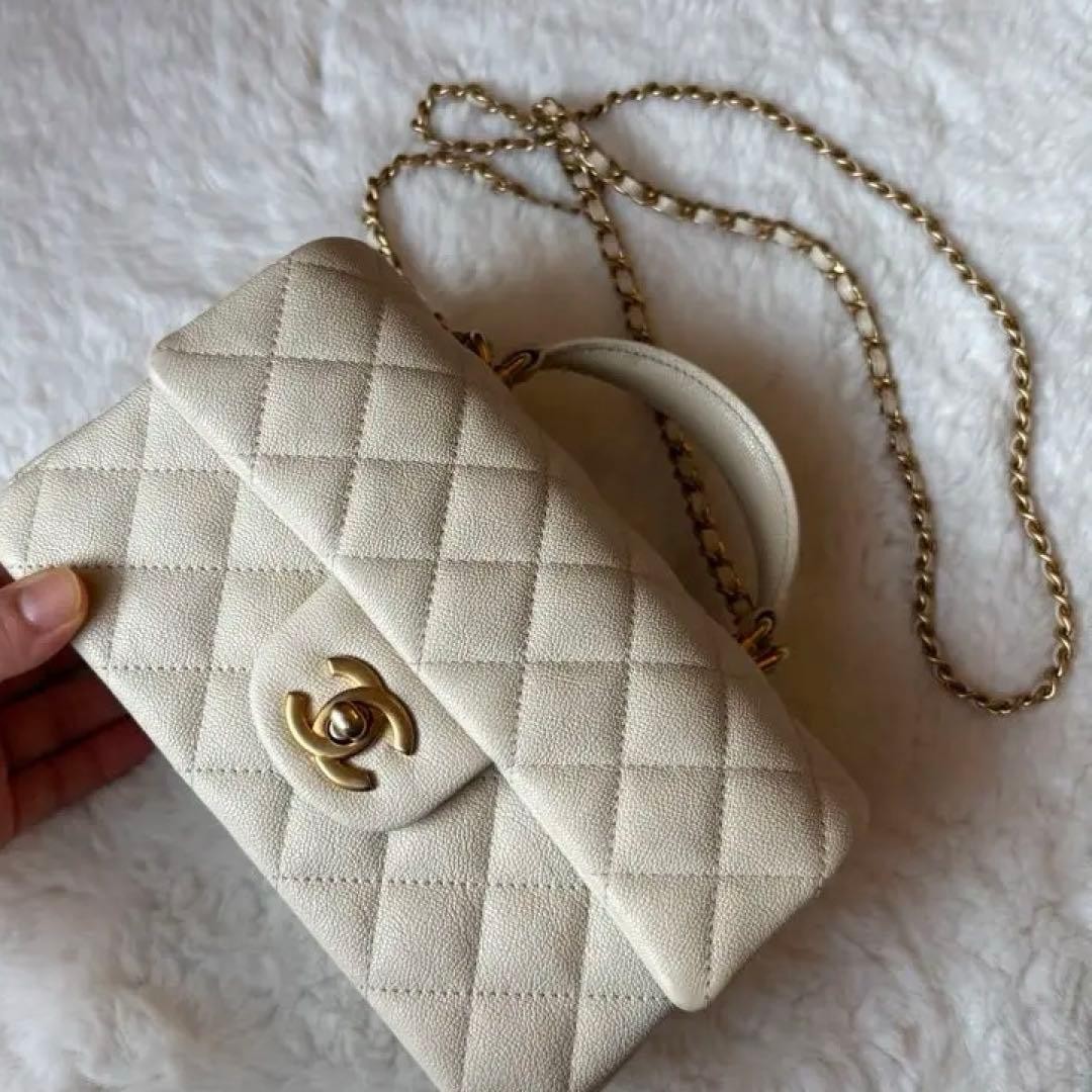 Rare item CHANEL 21S top handle image 2